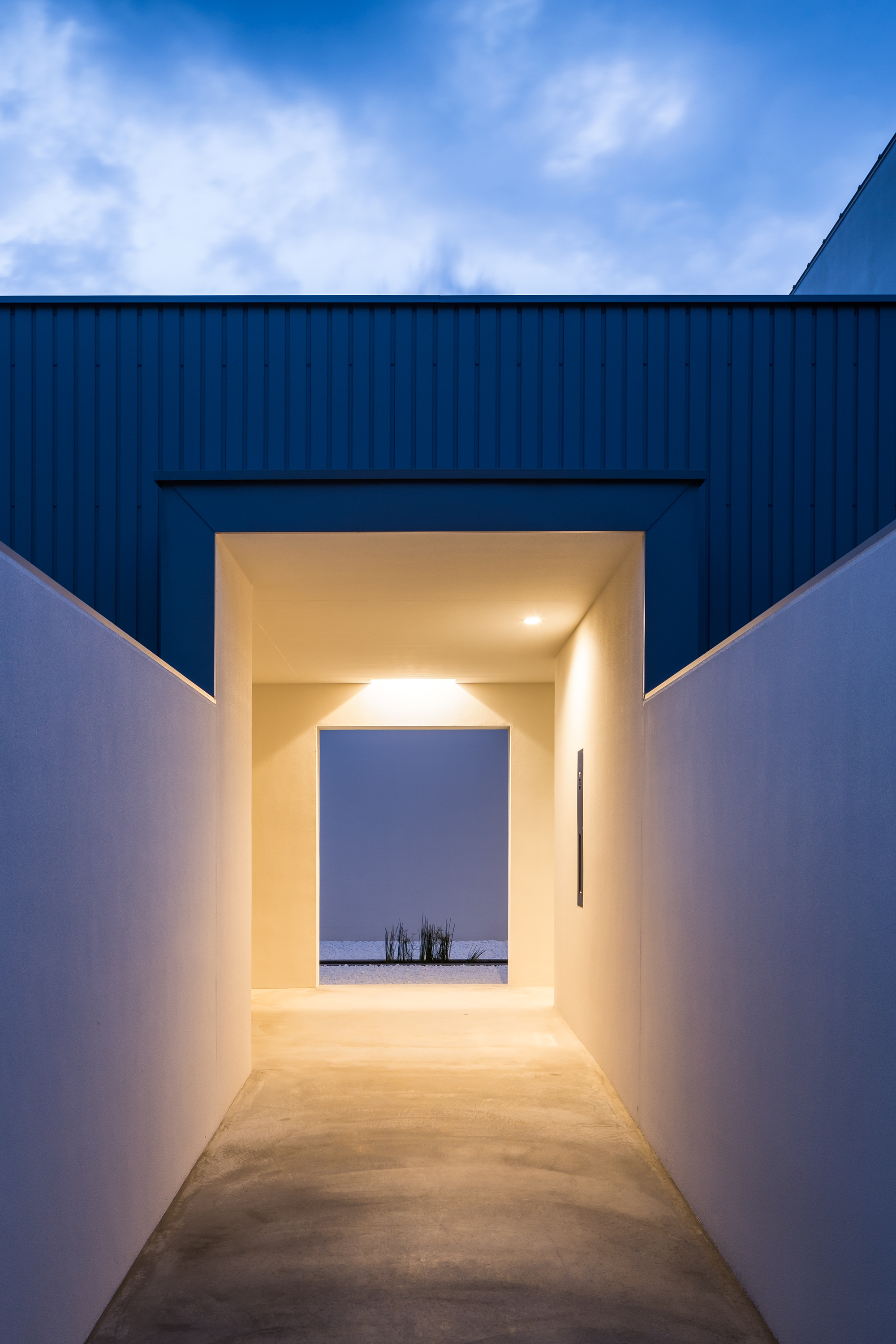 日本四合院别墅外部夜景实景图-日本四合院别墅第9张图片