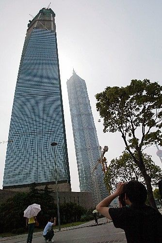 上海环球金融中心建筑设计资料下载-上海环球金融中心建设高度突破400米