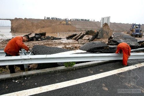 18立方蓄水池资料下载-山西稷山县一蓄水池决口造成侯禹高速路受损