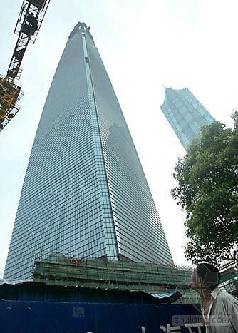 上海环球金融中心大厦图纸资料下载-上海环球金融中心建至97层 封顶在即
