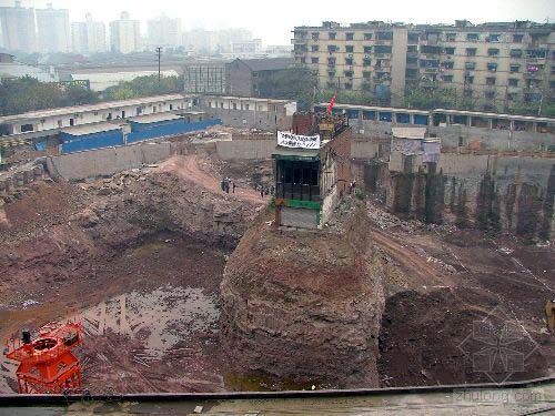 大连旧房改造资料下载-重庆最牛钉子户“孤岛”被拆除