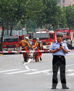 上海环球金融中心电梯资料下载-浦东环球金融大厦起火 无人员伤亡