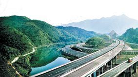 高速公里景观资料下载-江西高速公路激情跨越2000公里