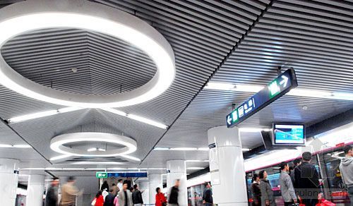 地铁5号线天坛东门站(4月12日摄