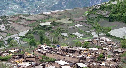 北川羌族自治县新县城灾后资料下载-空中看地震后的汶川县县城