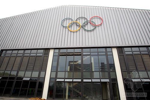 [分享]中国农大体育馆工程收尾 场馆侧面入口