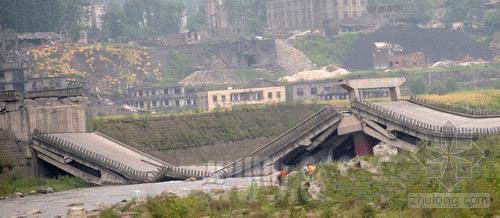 地震纪念广场资料下载-建地震遗址公园 彭州小渔洞断桥保持现状