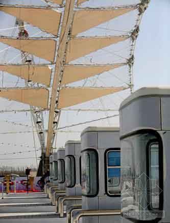 高速公路膜结构施工资料下载-北京机场南线高速公路主收费站建成使用 共设24车道
