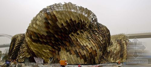 上海世博会西班牙展馆资料下载-8524块藤条板“塑”外墙 世博会西班牙馆建筑竣工