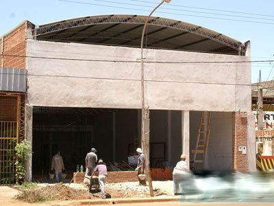 超市店面模型资料下载-建筑图未获批准 阿根廷在建华人超市被勒令停工