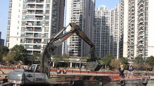 上海环保局长资料下载-苏州河疏浚或影响水质 水务局：污泥随挖随运