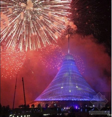 英国伍尔维奇广场资料下载-150米世界最高“帐篷”建筑设计
