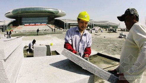 深圳国际会展中心幕墙资料下载-新疆国际会展中心工程建设下月底完工