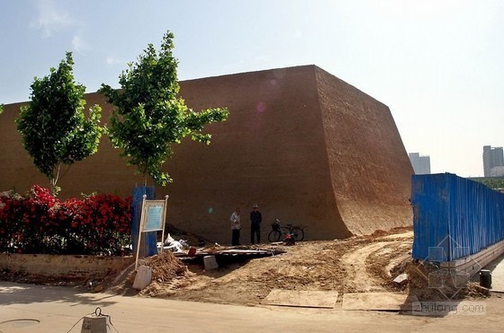 城墙建筑工艺资料下载-郑州斥巨资修复古城墙被指像“棺材”