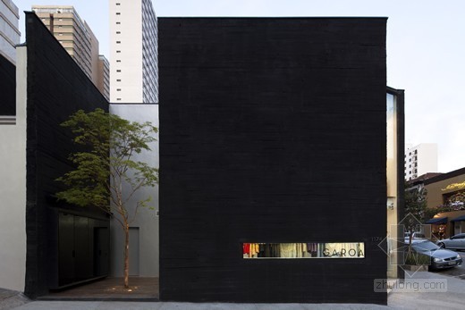 商店设计cad图块资料下载-Una Arquitetos 设计的Garoa商店
