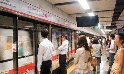 地铁出入口盲道资料下载-港铁接管深圳地铁4号线 被批管理漏洞多