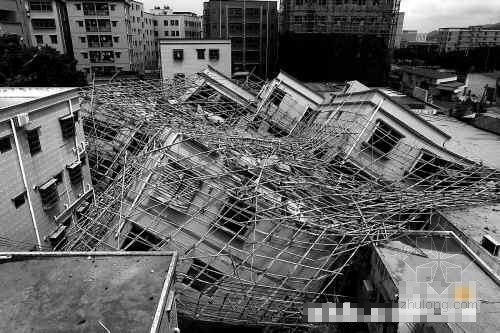 楼房自建房资料下载-南屏桩基不稳致在建楼房倒塌