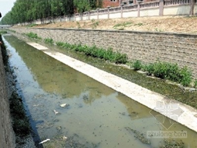 景观河道设计教程资料下载-北京千米景观排水河道发臭发黑 却无人问津