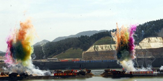 江西省水利工程资料下载-峡江水利枢纽围堰成功合龙--江西最大水利工程