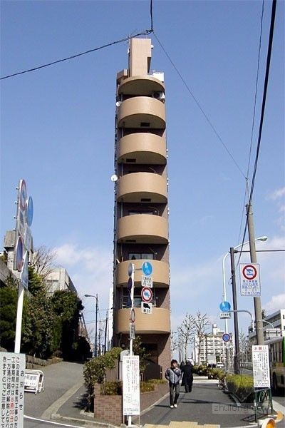 夹缝住宅建筑资料下载-夹缝中求生存——超窄建筑大盘点