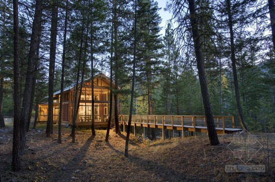林中小屋su资料下载-Balance Associates Architects设计的林中小屋
