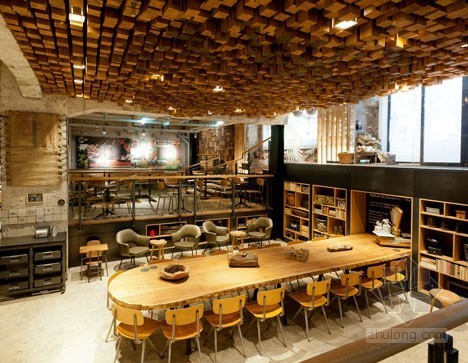 星巴克设计全套资料下载-阿姆斯特丹星巴克咖啡店设计