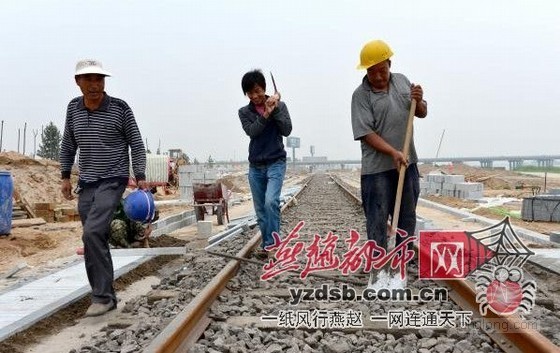 建筑中的廊道资料下载-石家庄废弃铁路变身景观廊道