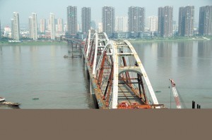 机场跑道扩建资料下载-长沙城建工程投资62亿 湘江大桥10月通车