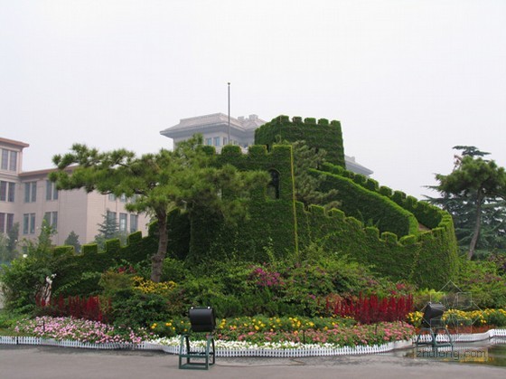 现代花叶造型雕塑资料下载-天津立体花坛成为“彩色城市雕塑”