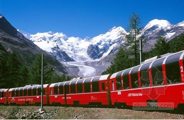 港湾式停靠站资料下载-世界遗产的瑞士雷蒂亚铁路穿越之旅