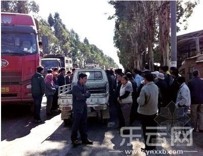 某监狱大门建筑方案文本资料下载-民工围堵监狱大门 索要千万工程款