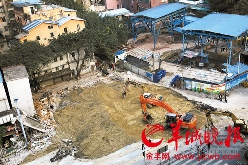 广州地铁车站暗挖事故案例资料下载-广州地铁工地事故:设计勘察或存瑕疵