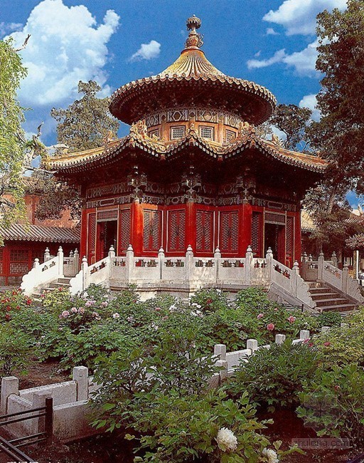 美国南波士顿新闻大厦花园分析资料下载-为应对清明小长假 故宫御花园试行分流和限流