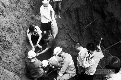 边坡排水沟设计图资料下载-福建三明排水沟边坡坍塌 三人被埋遇难