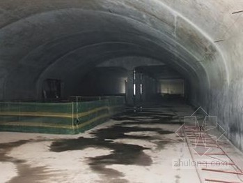 长沙地铁站厅资料下载-青岛地铁3号线保儿站主体完工 首创明挖拱形结构