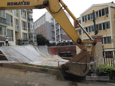 道路挡土墙维修资料下载-挡土墙频频坍塌为何隐患难治理？