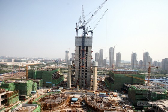 2700平米三层框架视频资料下载-中国结构第一高楼117大厦突破百米