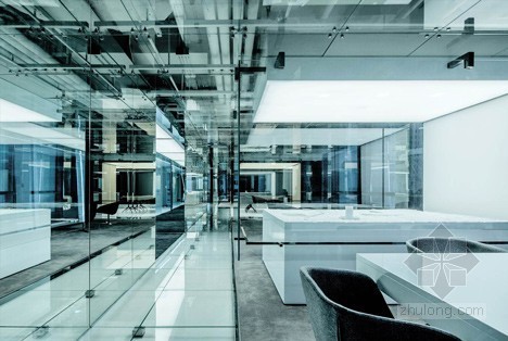 soho复兴办公楼资料下载-扎哈的望京SOHO后续部分：玻璃办公楼正式亮相