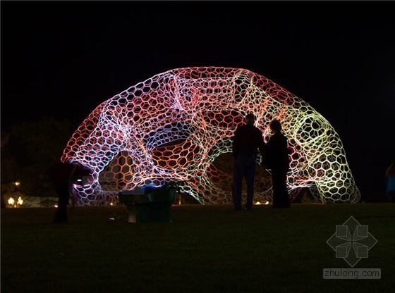 蜂巢景观设计资料下载-loop pH设计的LED炫彩“蜂巢穹顶”