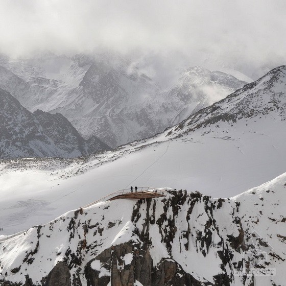 奥地利三个不同站点缆车道资料下载-奥地利Tyrol冰川顶峰Stubai全景平台