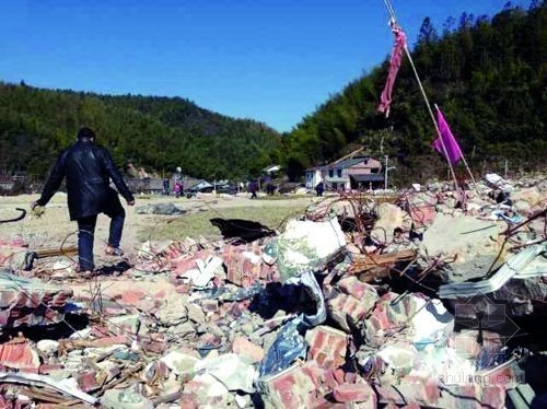 小学篮球场地资料下载-为百亿元项目让路希望小学竣工一年被强拆