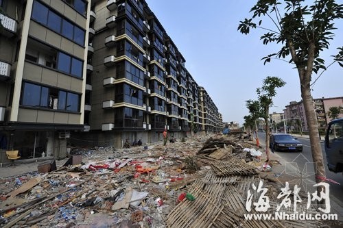 福州建筑改造资料下载-福州景观改造后 拆了脚手架垃圾占道200米