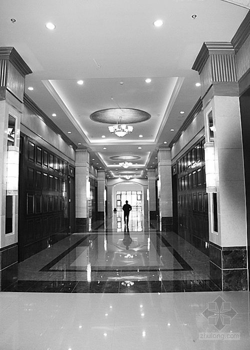 房地产经营实训资料下载-重庆高职学校实训楼被质疑“豪华如五星级酒店”