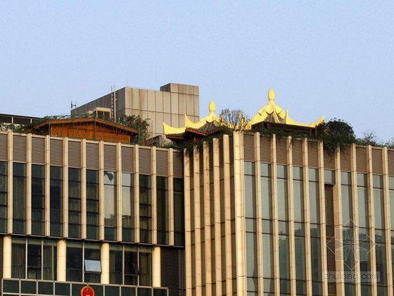 重庆装修阁楼资料下载-重庆“金顶”违建的政府办公楼 现已开拆