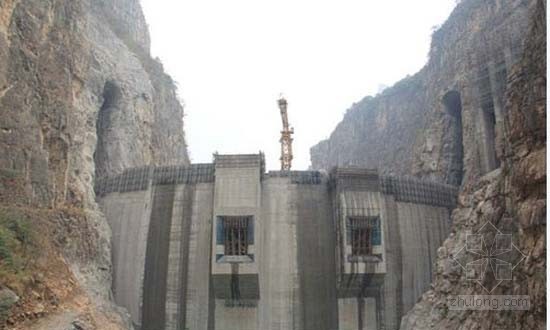 850三轴搅拌桩计算资料下载-贵州善泥坡水电站大坝浇筑完成850米目标