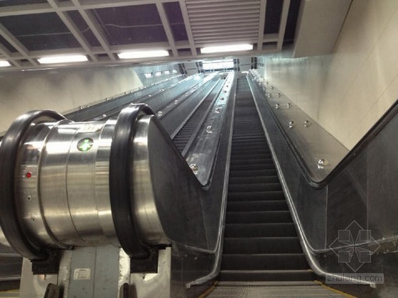 [分享]地铁掠影:武汉地铁最晕人扶梯五六层楼高