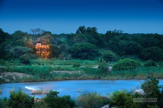 纽约亚树国家公园资料下载-野性的南非狮子滩树屋