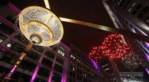 水晶吊灯吊灯资料下载-世界最大室外吊灯在美国广场点亮