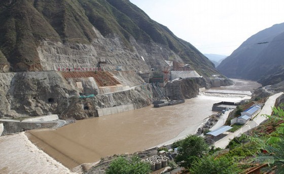 临时水电和正式水电资料下载-云南鲁地拉水电站闸门突然被冲走 总投资219亿