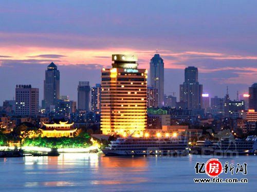武汉方正国际金融中心资料下载-从88.6米到1000米！看武汉第一高楼变迁史